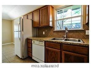 2307 Carnation property image